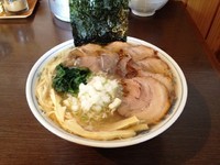 「気まぐれメニュー（秋刀魚の煮干の中華そば、塩）+チャーシュー」@つけ麺 弥七の写真