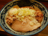 「温玉油そば（850円）」@兎に角 松戸店の写真