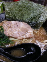 「らーめん（並）」@家系らーめん 武蔵家 川越店の写真