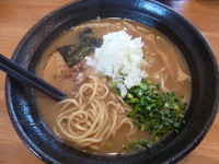 「濃厚魚介豚骨らーめん（750円）」@麺や 飛来の写真