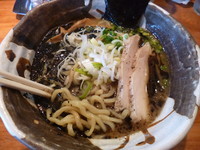 「黒熟成ラーメン（730円）」@麺や 虎ノ道の写真