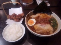 「みそラーメン+唐揚げ（3個）+ごはん（中）」@二郎系ラーメン 麺屋 春爛漫の写真