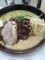 「味噌ラーメン（替え玉サービス）500円」@博多天神 新橋2号店の写真