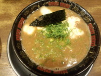 「とんこつラーメン」@無鉄砲 大阪店の写真