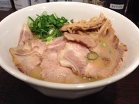 「鶏白湯ラーメン　肉増し９５０円＋替え玉１００円」@キラメキノトリの写真