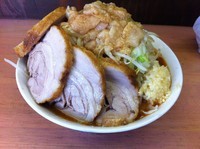 「ラーメンブタ入り＋辛い！」@魔人豚の写真