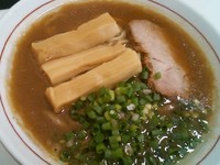 「豚骨醤油ラーメン ￥680＋小ライス ￥50」@らーめんエックスの写真