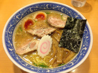 「特製中華そば」@中華そば 青葉 大宮東口店の写真