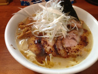「塩ラーメン+チャーシュー+ネギ」@自家製麺 ラーメン慶の写真