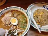 「桂花拉麺+半炒飯」@桂花ラーメン 新宿ふぁんてんの写真