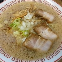 「蔵出ししょうゆラーメン（背脂＆玉ねぎ入り）」@喜多方食堂 浅草本店の写真