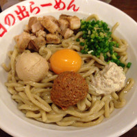 「ガッツ麺DX（塩）+大盛サービス」@日の出らーめん 田町分店の写真