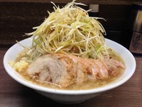 「大豚ラーメン（800円）+ネギ(100円)ヤサイアブラニンニ」@ラーメン二郎 横浜関内店の写真
