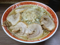 「小ぶた（ニンニク少し・あぶら・野菜少し）」@ラーメン二郎 横浜関内店の写真