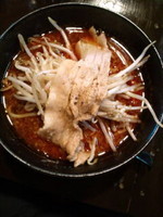 「赤醤油らーめん　ﾃﾞｽｽﾃｰｼﾞﾚﾍﾞﾙ２」@男気らーめん俺の海 千葉いすみ総本店の写真