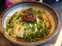 「汁なし担々麺大盛り：680円」@すずらん亭の写真