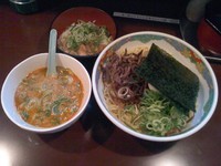 「辛い味噌つけ麺、大盛り、チャーシューご飯」@麺の心の写真