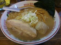 「屋台らあめん：ストレート麺　（中）　＋味玉：サービス券」@らあめん 寸八 総本店の写真