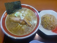 「らーめん定食（こくうま正油らーめん＋半チャーハン）」@元禄大名 石焼らーめん 栄和店の写真