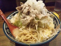 「【10月限定】生しぼり岩塩レモンラーメン￥880」@ラーメンアキラの写真