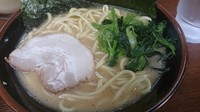 「ラーメン（650円）＋海苔（50円）＋ライス（0円）」@横浜家系ラーメン まくり家の写真