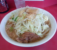 「小ラーメン（全部のせ）（600円）」@ラーメン二郎 環七一之江店の写真