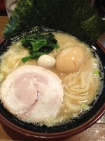 「味玉ラーメン（並）」@濃厚豚骨ラーメン 濱虎家の写真