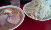 「ラーメン（ヤサイ多め） ［650円］」@ラーメン 豚魂の写真
