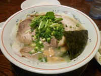 「鶏塩一楽+Cセット　餃子3ケ+半ライス　900円+300円」@中華そば 一楽の写真