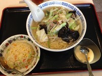 「野菜たっぷり湯麺・小チャーハンセット」@飲茶料理 飛輝の写真