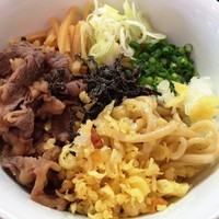 「まぜそば 塩」@まぜそば専門 闘牛脂の写真