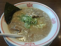 「正油らーめん＋半ごはん　580＋100＝680円」@東京とんこつ とんとら 川越店の写真