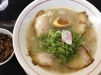 「とんこつラーメン（高菜別盛り）」@しあわせのらーめんミゥの写真