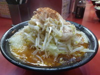 「辛いラーメン　唐辛子＆しびれ＆野菜少し・にんにく・玉W」@麺屋 桐龍の写真