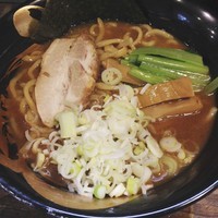 「とんこつ醤油（普通盛）　750円」@つけめん・らーめん活龍 下館店の写真