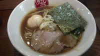 「魁花ラーメン味玉（醤油）850円」@天然魳煮干だしらーめん創房 魁花の写真