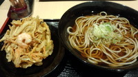 「自家製かき揚げ十割そば＝６５０円」@菅生PAフードコートの写真