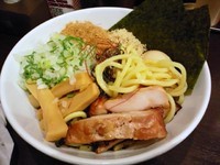 「辛味油そば大盛（780円）＋温玉（80円）＋ｻｰﾋﾞｽﾗｲｽ」@台湾まぜそば・油そば専門 あびすけ 西新宿7丁目店の写真