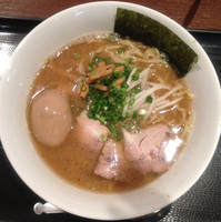 「味玉中華そば  850円」@中華そば おかべの写真