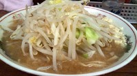 「小ラーメン　麺少なめ　にんにく　700円」@ラーメン二郎 品川店の写真