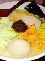 「熟成練り醤油らーめん（大盛同額）¥700＋味玉¥100」@『   』（無銘）の写真