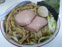 「王様中華そば（大盛り：サービス）　＋味玉」@乱切り手もみ中華そば りょうがの写真