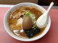 「スペシャルラーメン・みそ味＋煮玉子（￥600＋￥100）」@北海道ラーメン 特一番 分倍河原駅前店の写真