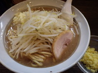 「そば・野菜少なめ・ニンニク入り＋生姜」@豚そば 秀吉の写真