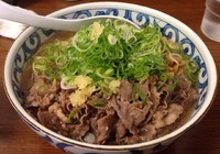 「ラーメン(牛)＋にんにく＋肉増し(80g)＋ライス」@一刀斎の写真