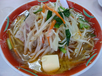 「北海道バタータンメン（太麺）￥800＋半ライス￥100」@あぢとみ食堂の写真