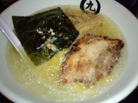 「塩そば（700円）＋鶏油」@塩そば 桑ばらの写真