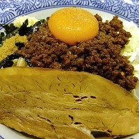 「台湾汁無し油そば（昼限定）750円+チーズ」@ラーメン燈郎の写真