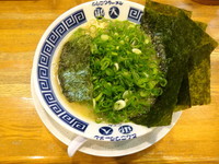 「ラーメン+ねぎ+のり(1000円→490円)+替玉100円」@御天 千駄ヶ谷店の写真