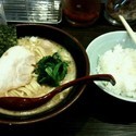 濃厚とんこつ醤油ラーメン 650円（無料半ライス）